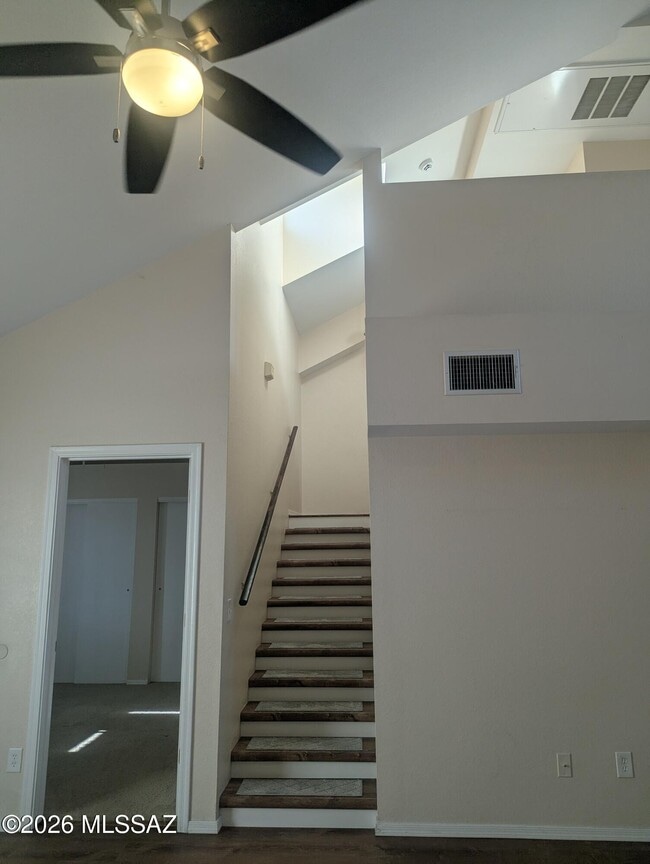 Building Photo - 2717 N Pacific Dr
