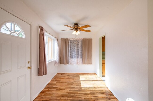 Building Photo - Charming, Newly-Renovated 3 Bed, 1.5 Bath ...