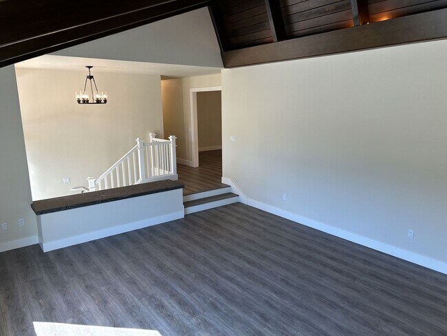 Building Photo - Beautifully Remodeled President’s Neighborhood Home