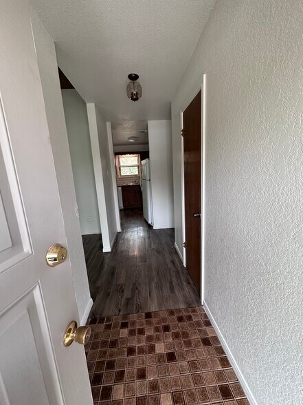 Building Photo - 1417 Janet Ln