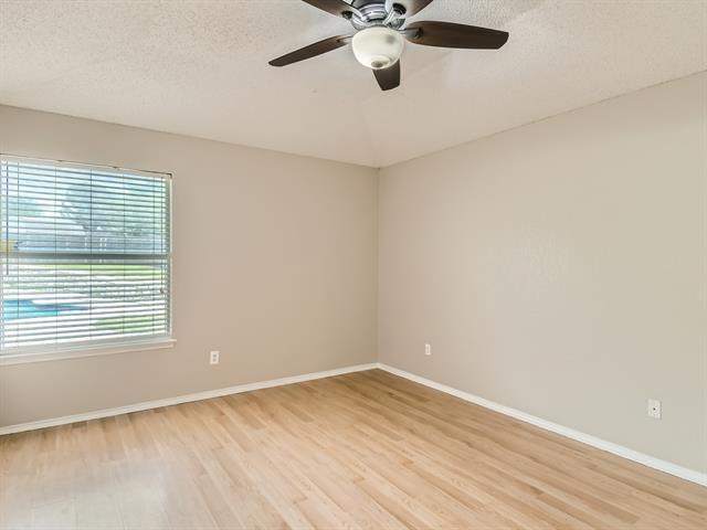 Building Photo - 403 Hollyberry Dr