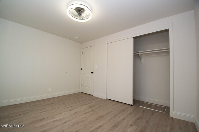 Building Photo - 1325 Carlin St