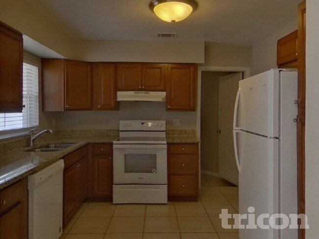 Building Photo - 2529 Brentwood Dr