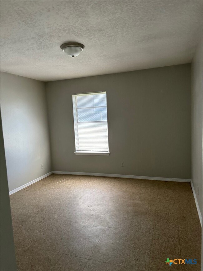 Building Photo - 1207 Charisse St