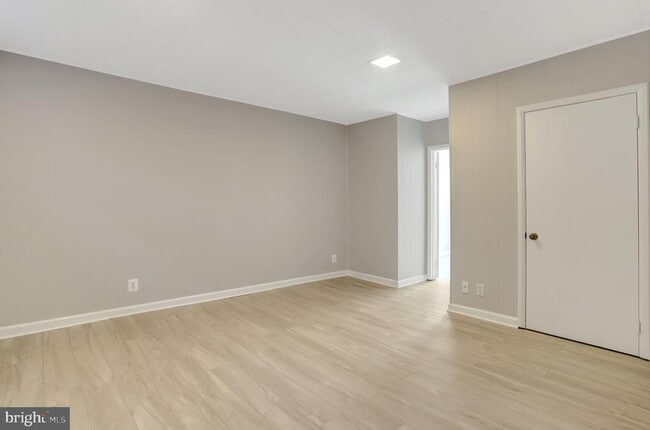 Building Photo - 3267 S Stafford St