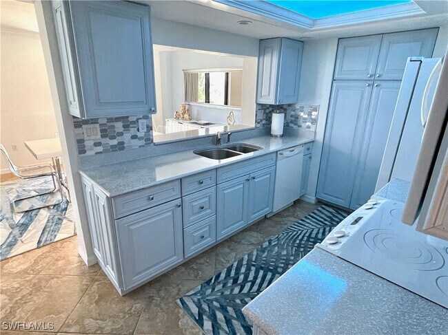Building Photo - 10525 Gulf Shore Dr