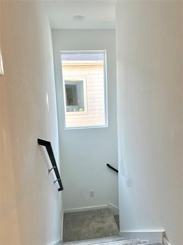 Building Photo - 12140 Thoroughbred Dr