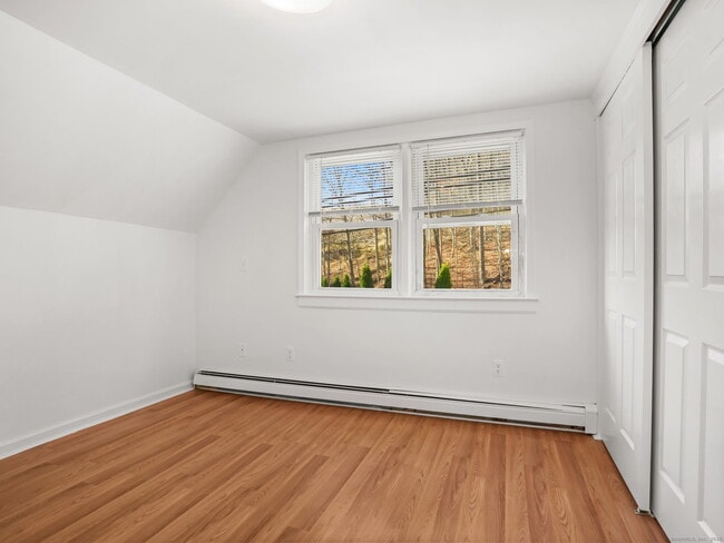 Building Photo - 500 Sport Hill Rd