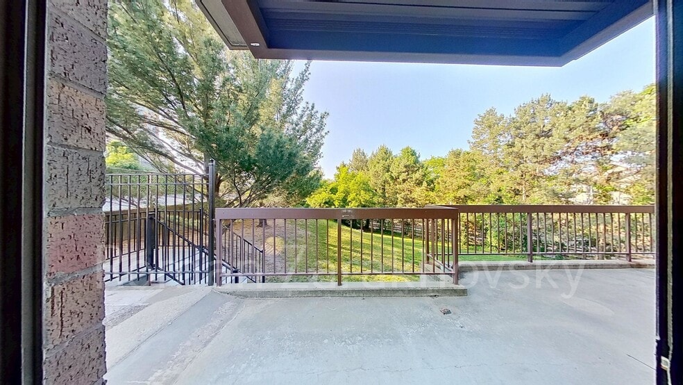 Building Photo - 25 Webster Ave