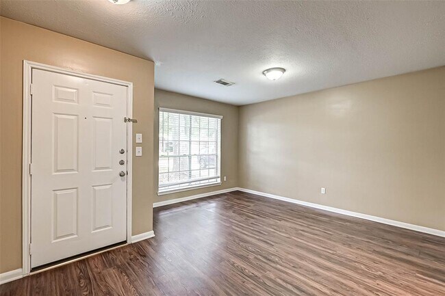 Building Photo - 28811 Stapleford St