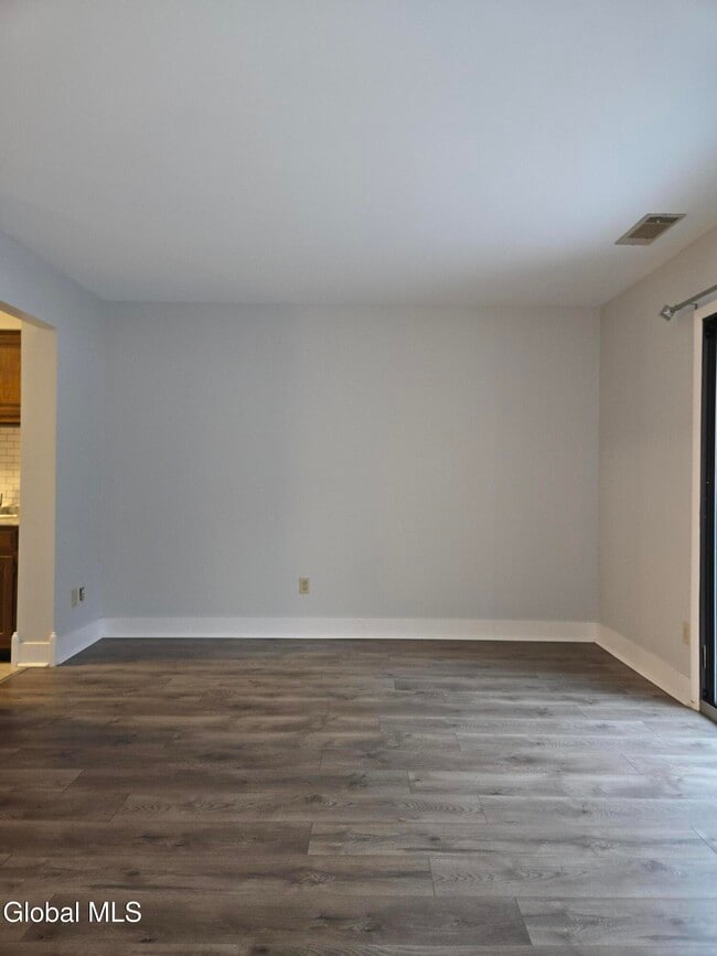 Building Photo - 93 Ridgewood Terrace