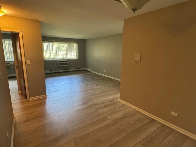 Building Photo - 1477 N Winslowe Dr