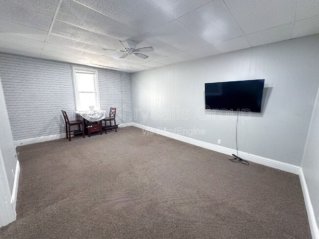 Building Photo - 519 S Main St