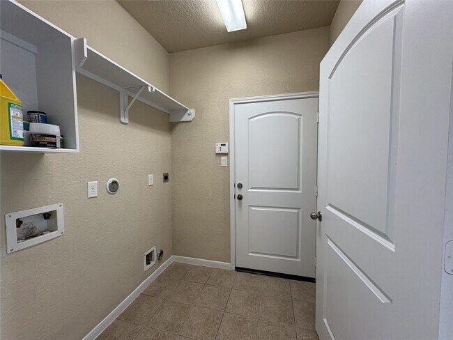 Building Photo - 18412 Sunrise Oaks Ct