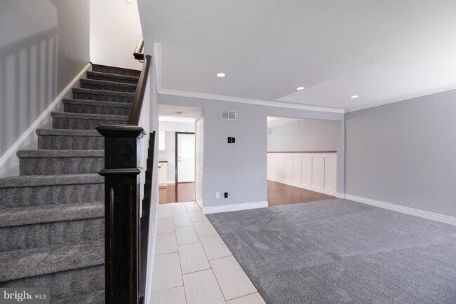 Building Photo - 6517 Jefferson Ct