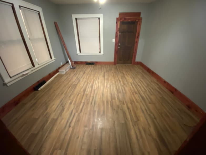 Building Photo - 407 Watts Ave