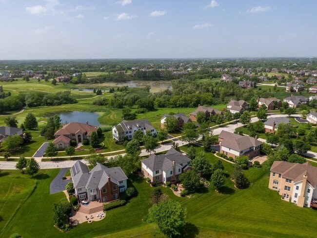 Building Photo - 22 Doral Dr