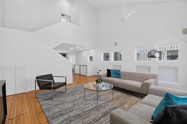 Building Photo - 6916 Yellowstone Way Dr