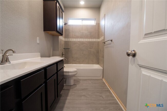 Building Photo - 227 Grn Valley Dr