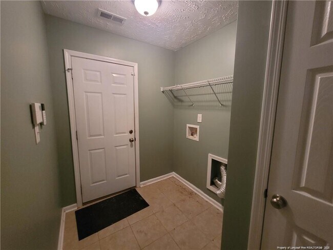 Building Photo - 3608 Crosswinds Dr