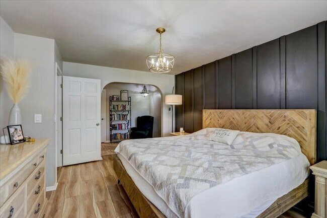 Building Photo - N43W27445-W27445 Capitol Dr