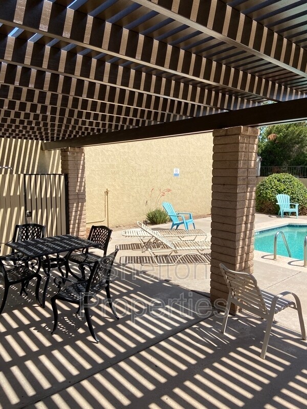 Building Photo - 1262 E Avenida Hermosa