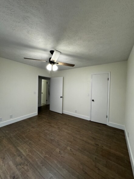 Building Photo - 320 Samantha Cove