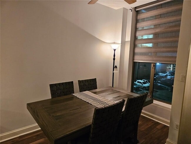 Building Photo - 250 Park Ave W NW