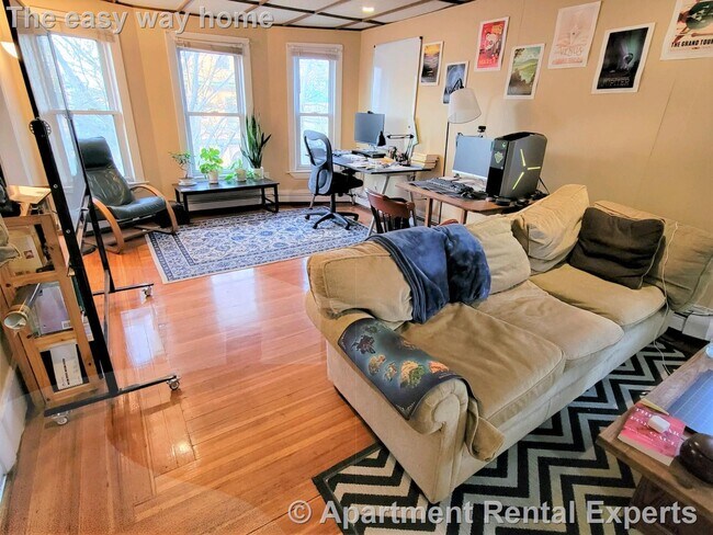 Building Photo - 95 Kidder Ave