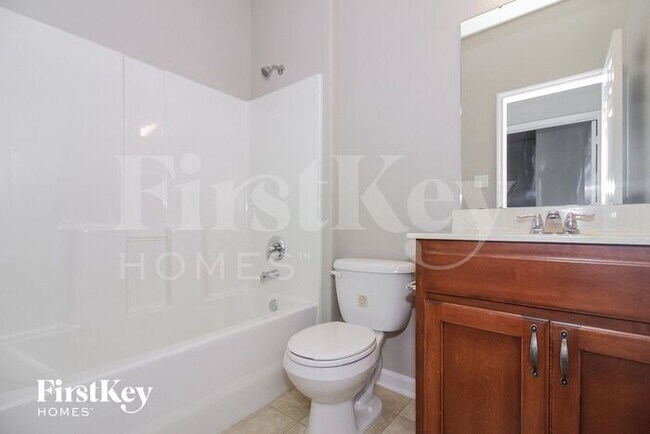 Building Photo - 6111 Lubiani Valley Dr