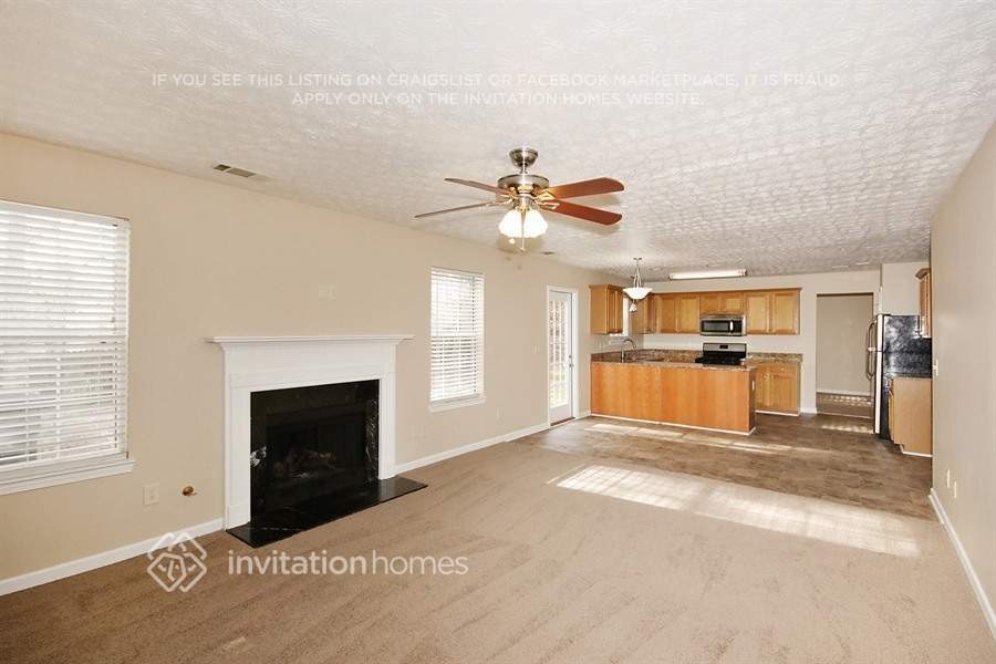 Building Photo - 3925 Bradford Walk Trail