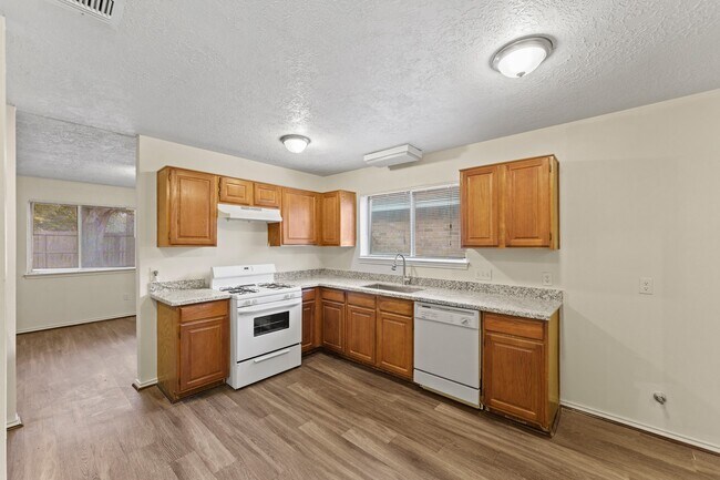 Building Photo - 3710 Kingston Vale Dr