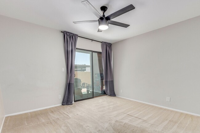 Building Photo - BEAUTIFUL AND SPACIOUS 1ST FLOOR MESA CONDO!
