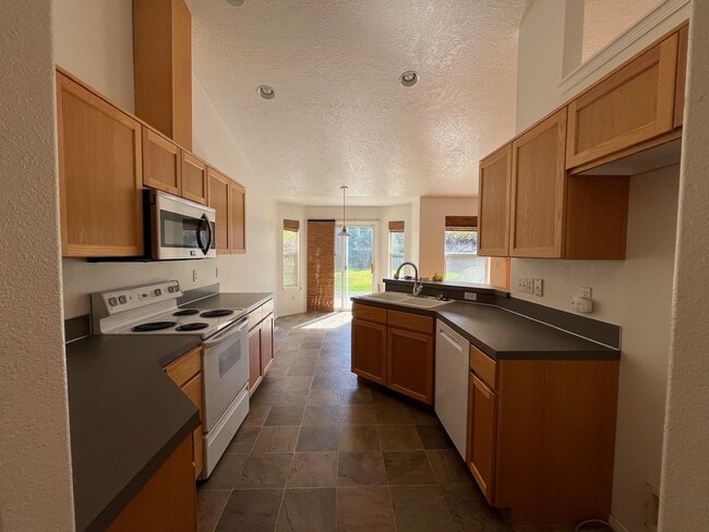 Building Photo - 11917 W Lewisburg Ct