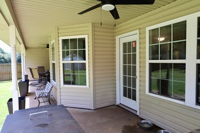Building Photo - 4370 Excursion Dr