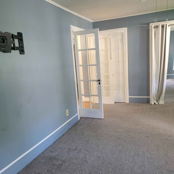 Living room - 236 Owego St