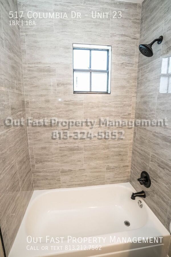Building Photo - 517 Columbia Dr