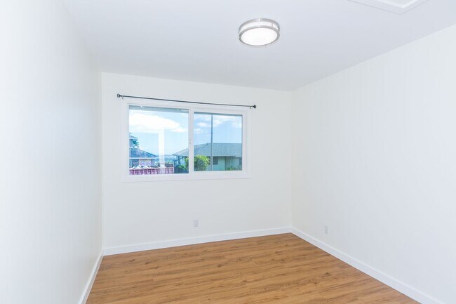 Building Photo - Newly built 2 bedroom 2 full bath full size kitchen + living area detached SFH Aiea Heights