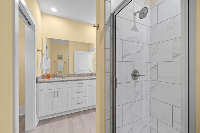 Building Photo - 5603 Sound Dr