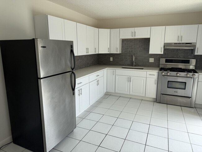 Building Photo - 2173 White Pine Cir