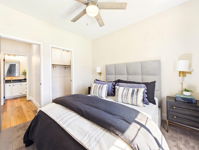 Building Photo - Elegant Fully Furnished 3-Bedroom 2-Bath Retreat in Summerlin