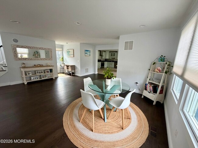 Building Photo - 41 Brookwillow Ave