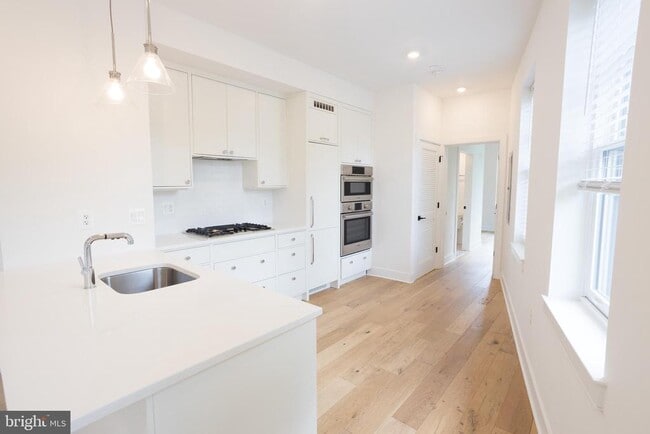 Building Photo - 2869 28th St NW