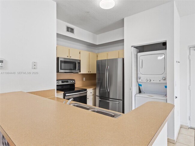 Building Photo - 7260 NW 114th Ave