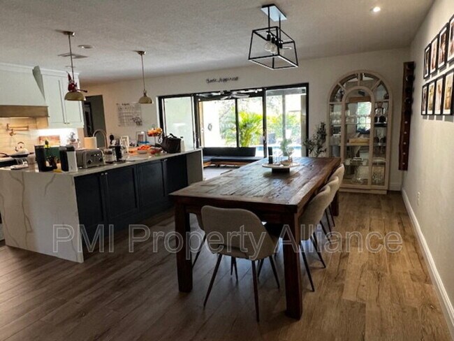 Building Photo - 4044 Tenita Dr