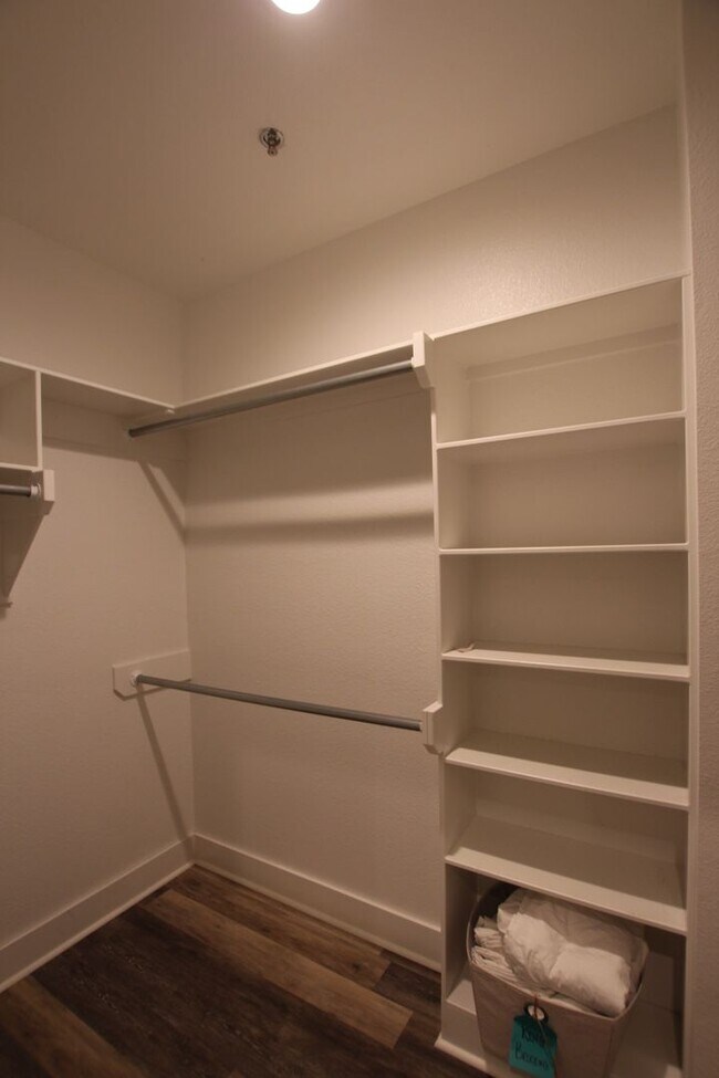 Building Photo - The Cannery Lofts - R5 (Furnished)