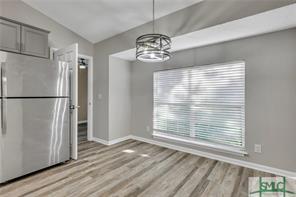 Building Photo - 60 Quail Forest Dr