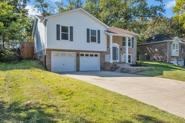 Building Photo - 2270 Ermine Dr