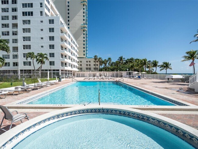 Building Photo - 5005 Collins Ave