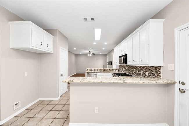 Building Photo - 8522 Sports Haven Dr